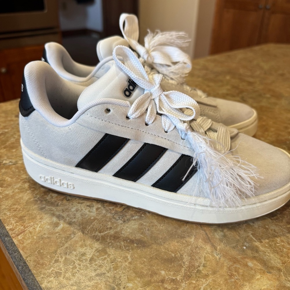 Adidas Grand Court Alpha Tennis Shoes Women’s 7 Gray Black Casual Excellent